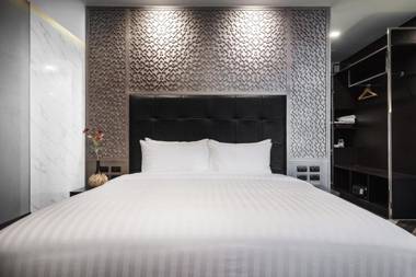 VIX Bangkok at Victory Monument