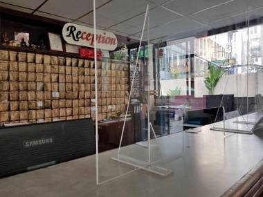 Crown Bts Nana Hotel