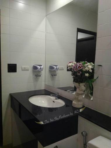 The Iris Sky Penthouse by HQ