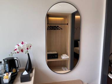 The Quart Ruamrudee by UHG - Extra Plus