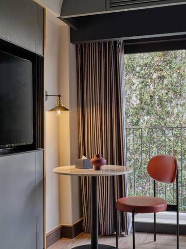 The Quarter Onnut by UHG