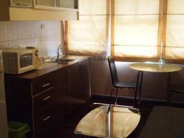 Le Vanvarothai Saladaeng Residence