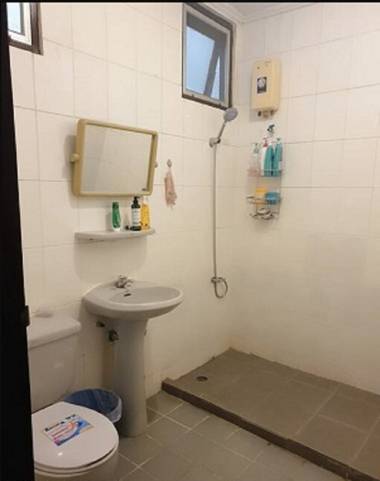 Kru Nat's Bed & Breakfast w/ Private Rooms & Gym