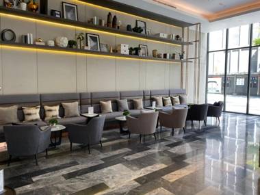 Siamese Exclusive Queens