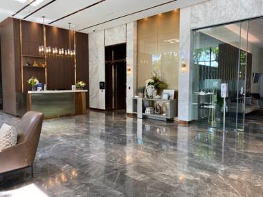 Siamese Exclusive Queens