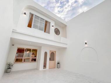 Muji style townhouse 3-bedroom with parking