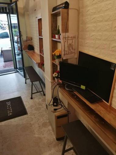 Sip N' Camp - Hostel