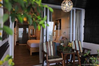 Mikasa Beach House Koh Phangan