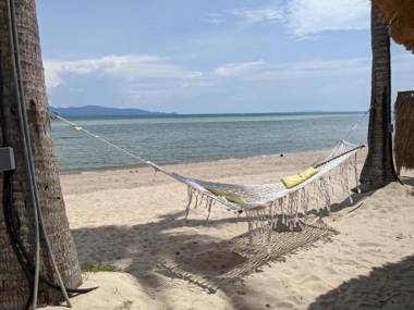 Sea Love Beach Bar & Bungalows