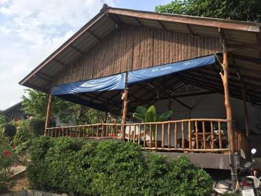 Phupha Bungalow Haad Rin