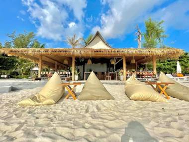 Crystal Whte Sand Resort
