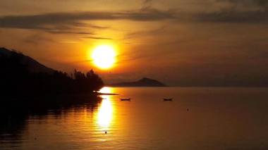 Haadrin Village fullmoon