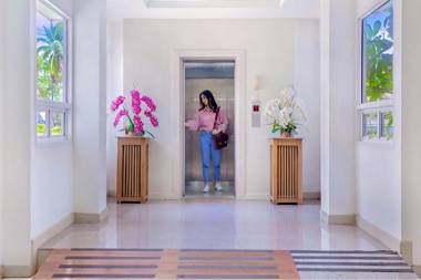 Cabbages and Condoms Inn