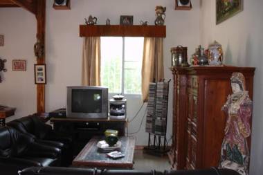 Home Stay Stc Bed And Breakfast