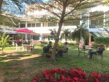 Moonfox cafeInn & Art Gallery 