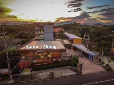 Baan Chang Hotel & Coffee House