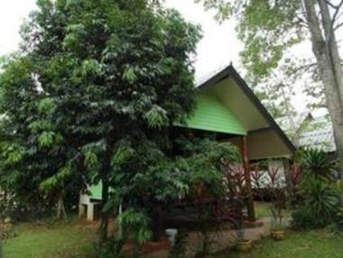 Baan Tai Rom Yen Resort