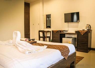 Thanawong Pool Villa