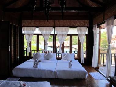 At Casa Guesthouse Amphawa