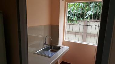 Jirasin Hotel & Apartment