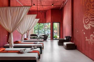 Patong Paragon Resort & Spa SHA Extra Plus