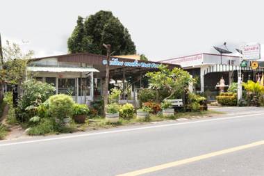 Vaccinated Staff - OYO 1154 Naiyang House