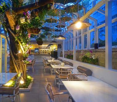 Sino House Phuket Hotel - SHA Plus