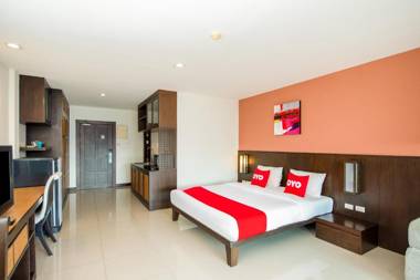 OYO 241 Ratana Hotel Sakdidet