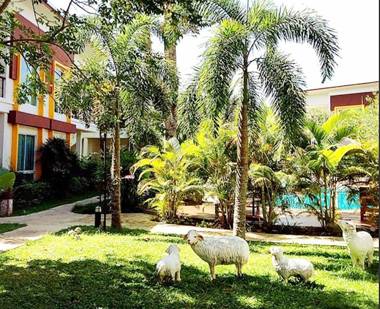 The One Cozy Vacation Residence SHA Hotel