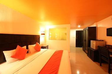 OYO 126 Patong Station House