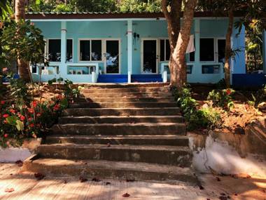 Naiharn On The Rock Resort Phuket