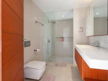 Patong Beachfront Pool House