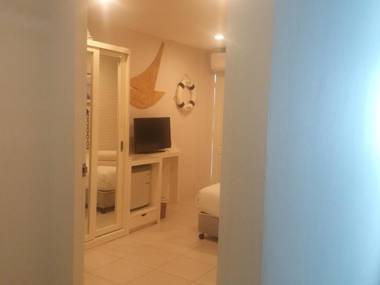 The Blue Pearl Kata Hotel