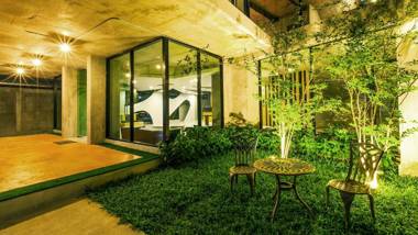 B2 Phuket Boutique & Budget Hotel