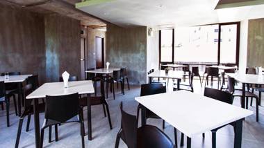 B2 Phuket Boutique & Budget Hotel