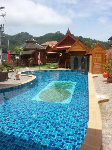 Golden Teak Resort Baan Sapparot