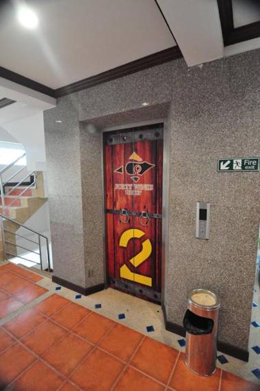 Forty Winks Phuket Hotel