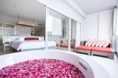 Ramada by Wyndham Phuket Deevana Patong - SHA Extra Plus