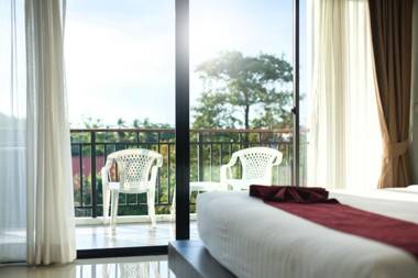 Paripas Patong Resort - SHA Extra Plus