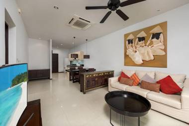 Villa Amiria by TropicLook: Onyx Style Nai Harn Beach