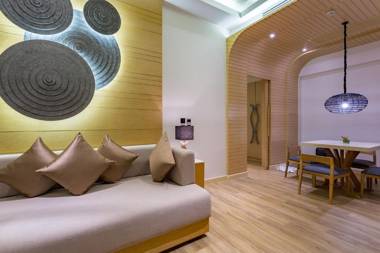 Crest Resort & Pool Villas - SHA Extra Plus