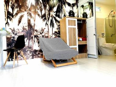 1715 House & Caff Resort Phuket