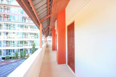 Ban Elephant Blanc Apartment