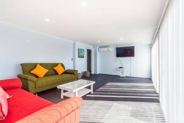 Kata Top View by Lofty