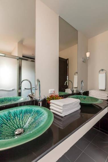 Sakoo Valley Naithon Beach