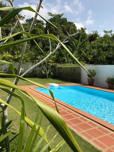 Baan Promphun Pool Villa by BV