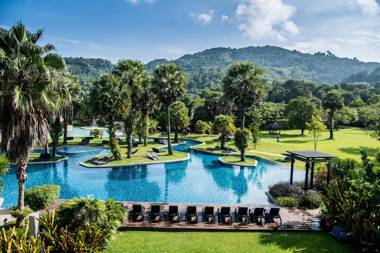 Naithonburi Beach Resort - SHA Extra Plus