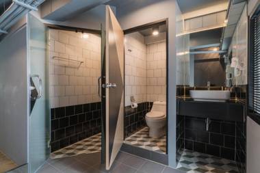 Sleep Box Patong Hostel