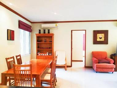 Thai Family karon 3 bedroom pool villa