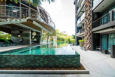 Charming pool view studio pool and gym in Patong